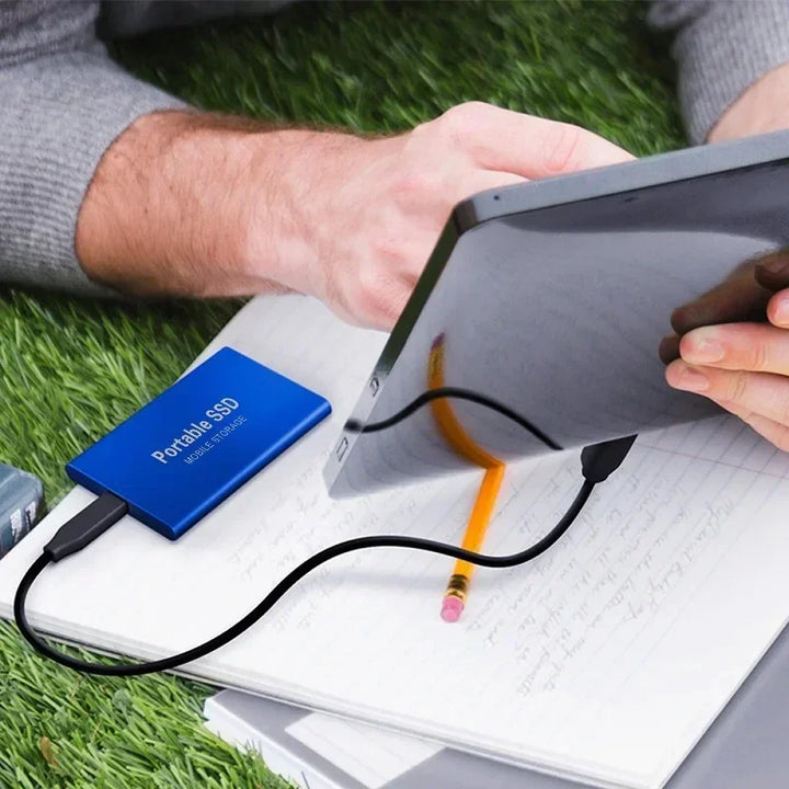 Supersnelle 2TB Externe SSD, ontworpen voor razendsnelle dataoverdracht en efficiënte computer opslag.