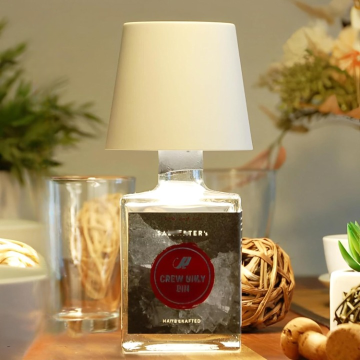 Sfeervolle LED tafellamp, draadloos en dimbaar via touch, perfect als interieur accentverlichting.