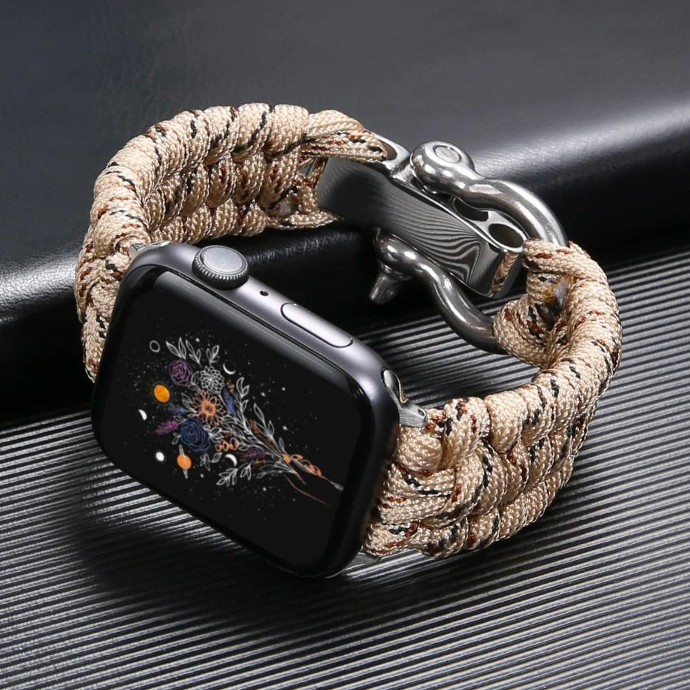 "Duurzaam nylon Okimo bandje voor Apple Watch met robuust paracord design en zware roestvrijstalen sluiting."