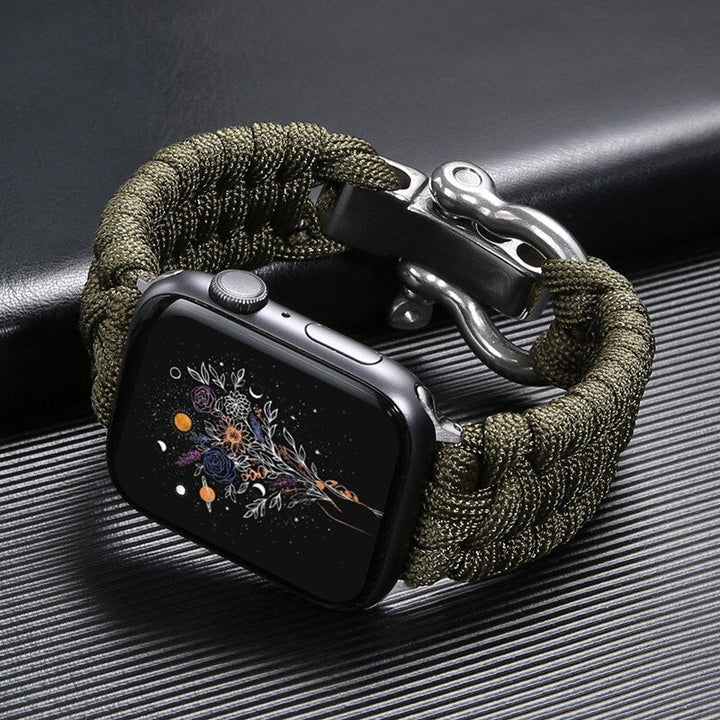 "Duurzaam nylon Okimo bandje voor Apple Watch met robuust paracord design en zware roestvrijstalen sluiting."