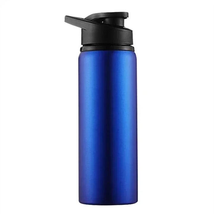 Zilverkleurige roestvrijstalen waterfles met sportdop, essentieel voor actieve levensstijl.