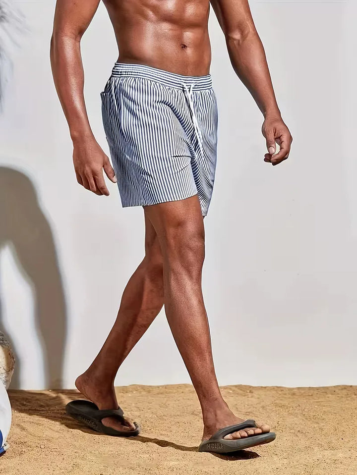 Stijlvolle heren zwemshorts met blauw-witte strepen voor strand en zomer