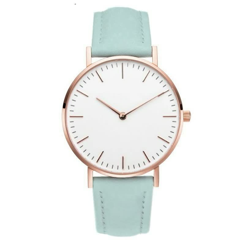 Stijlvol CrystalWatch™ dameshorloge met glinsterende kristallen en metalen band.