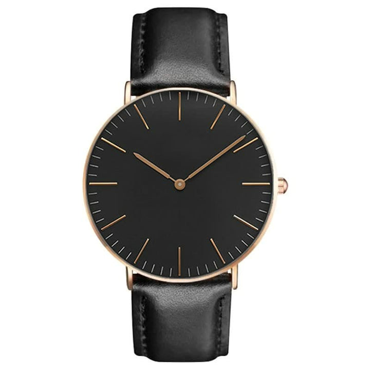 CrystalWatch™ dameshorloge close-up wijzerplaat met elegante wijzers en fonkelende kristallen.