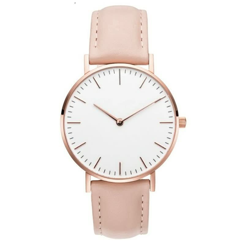 Elegant CrystalWatch™ dameshorloge om de pols, toont tijdloze stijl en draagcomfort.