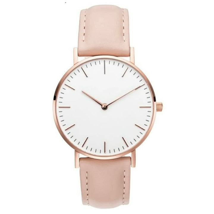Elegant CrystalWatch™ dameshorloge om de pols, toont tijdloze stijl en draagcomfort.