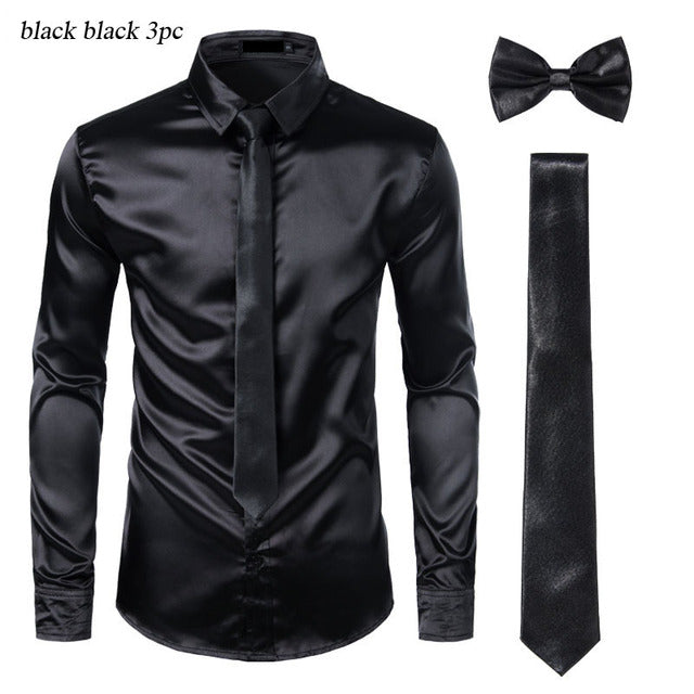 Model draagt het elegante slim fit heren overhemd in een zakelijke setting, professioneel en stijlvol.