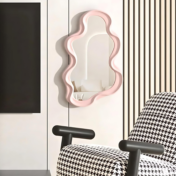 Elegante asymmetrische wandspiegel met golvend ontwerp, wolkeninspiratie, veelzijdig, 40x26 cm, stijlvol accent in huis.