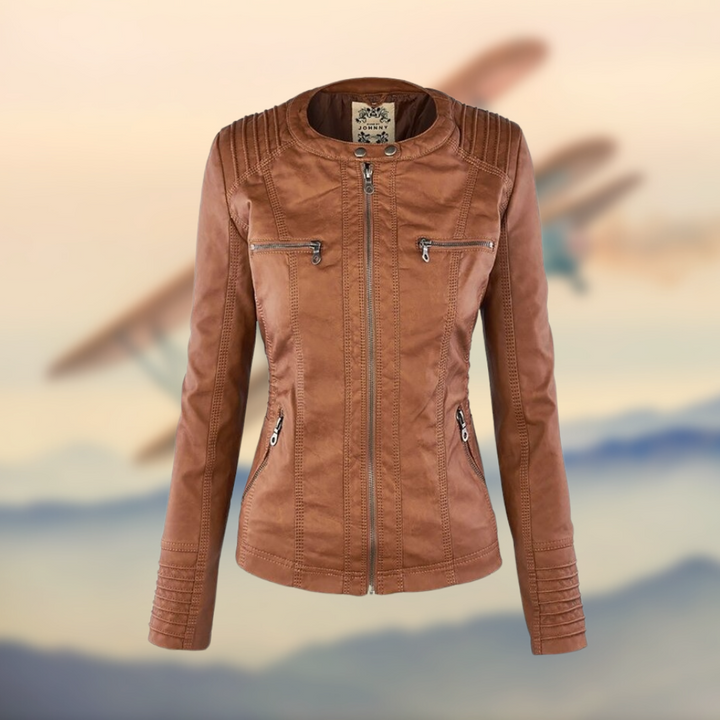Stijlvolle zwarte casual damesjas met capuchon, getailleerd en ideaal voor buitenkleding.