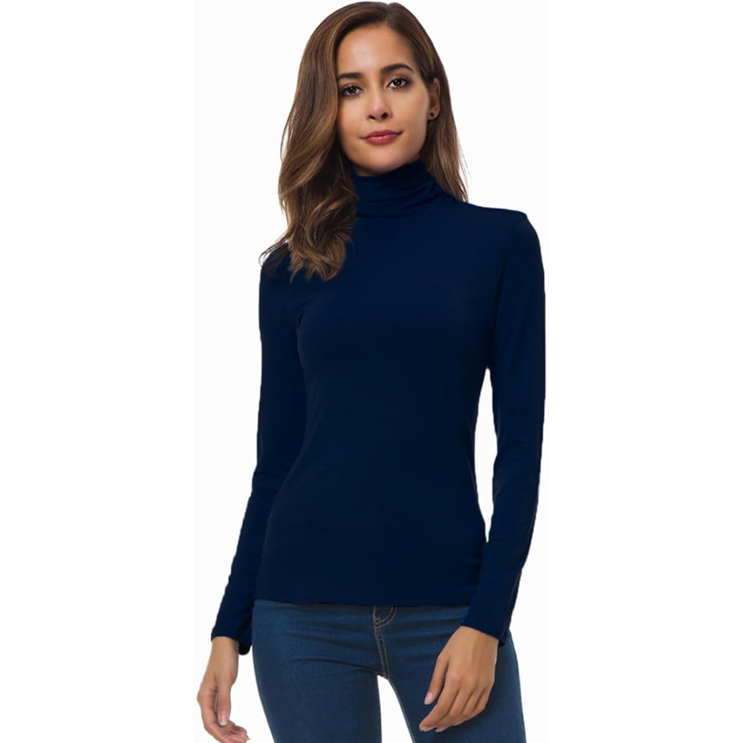 Elegant detail van de slim fit coltrui halslijn voor dames, benadrukt de verfijnde afwerking van deze basistop.
