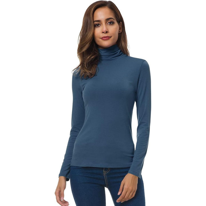 Een stapel dames slim fit coltruien, veelzijdige basistops voor damesmode, zakelijk en casual, comfortabel voor elk seizoen.