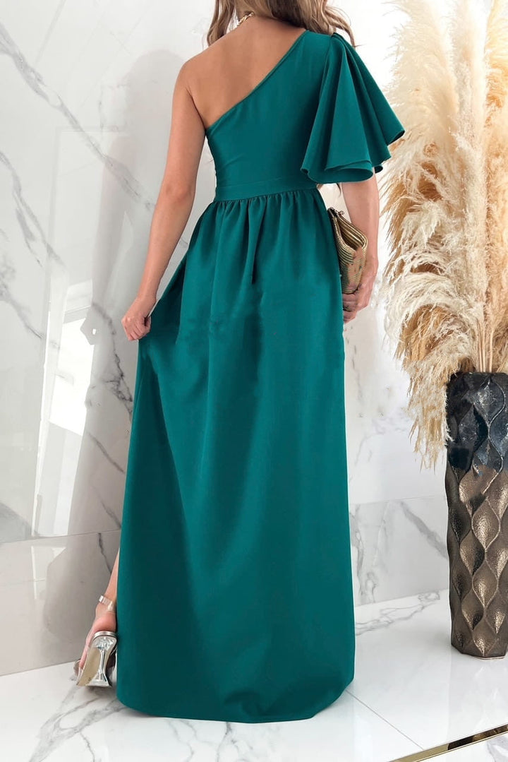 Chique galajurk voor dames, met elegante één-schouder en split, ideaal voor speciale gelegenheden.