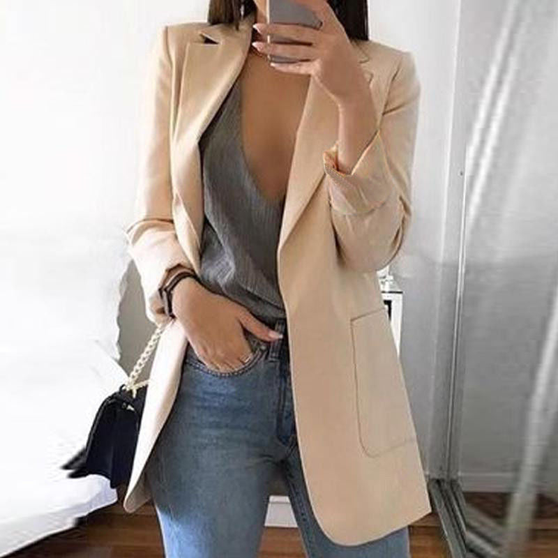 Elegante dames blazer, perfect voor zowel zakelijke als casual gelegenheden. Comfortabele pasvorm, lange mouwen.