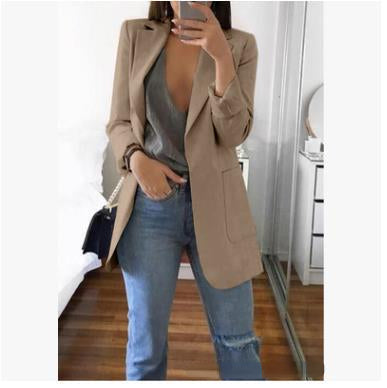 Essentiële dames blazer in elegante effen uitvoering. Perfecte pasvorm voor moderne damesmode en kantoorkleding.
