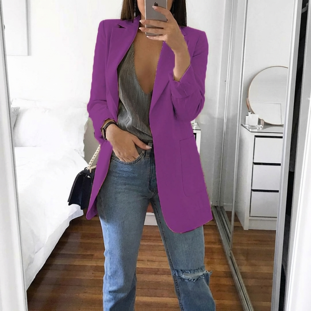 Maak je outfit compleet met deze elegante dames blazer. Comfortabel, chic en ideaal voor zakelijke of casual mode.