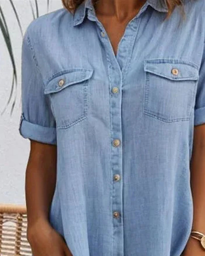 Lente damesjurk: stijlvolle mini-blousejurk met knoopsluiting, ideaal voor een frisse en comfortabele lentelook.