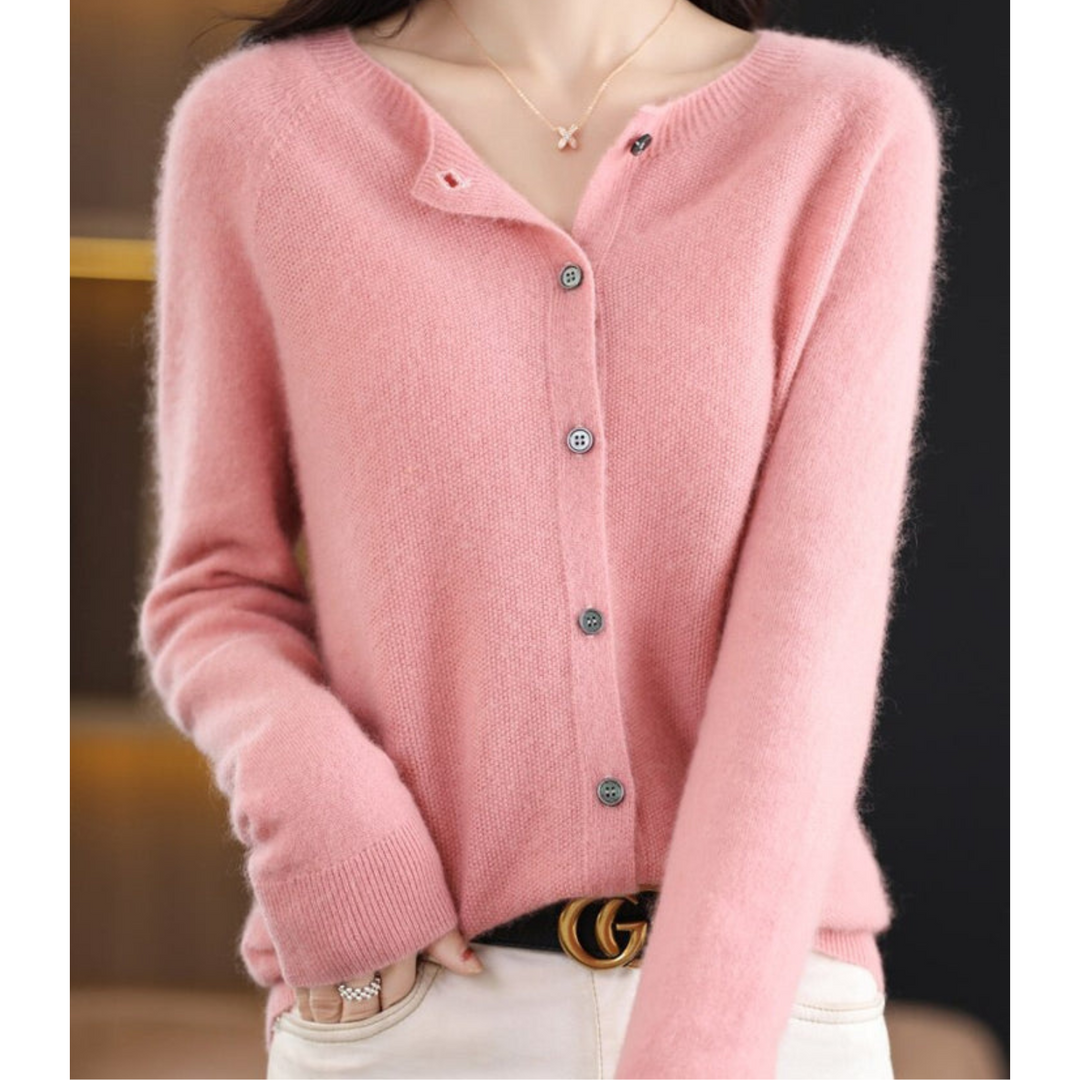 Combineer deze elegante gebreide dames trui met V-hals voor een verfijnde look.