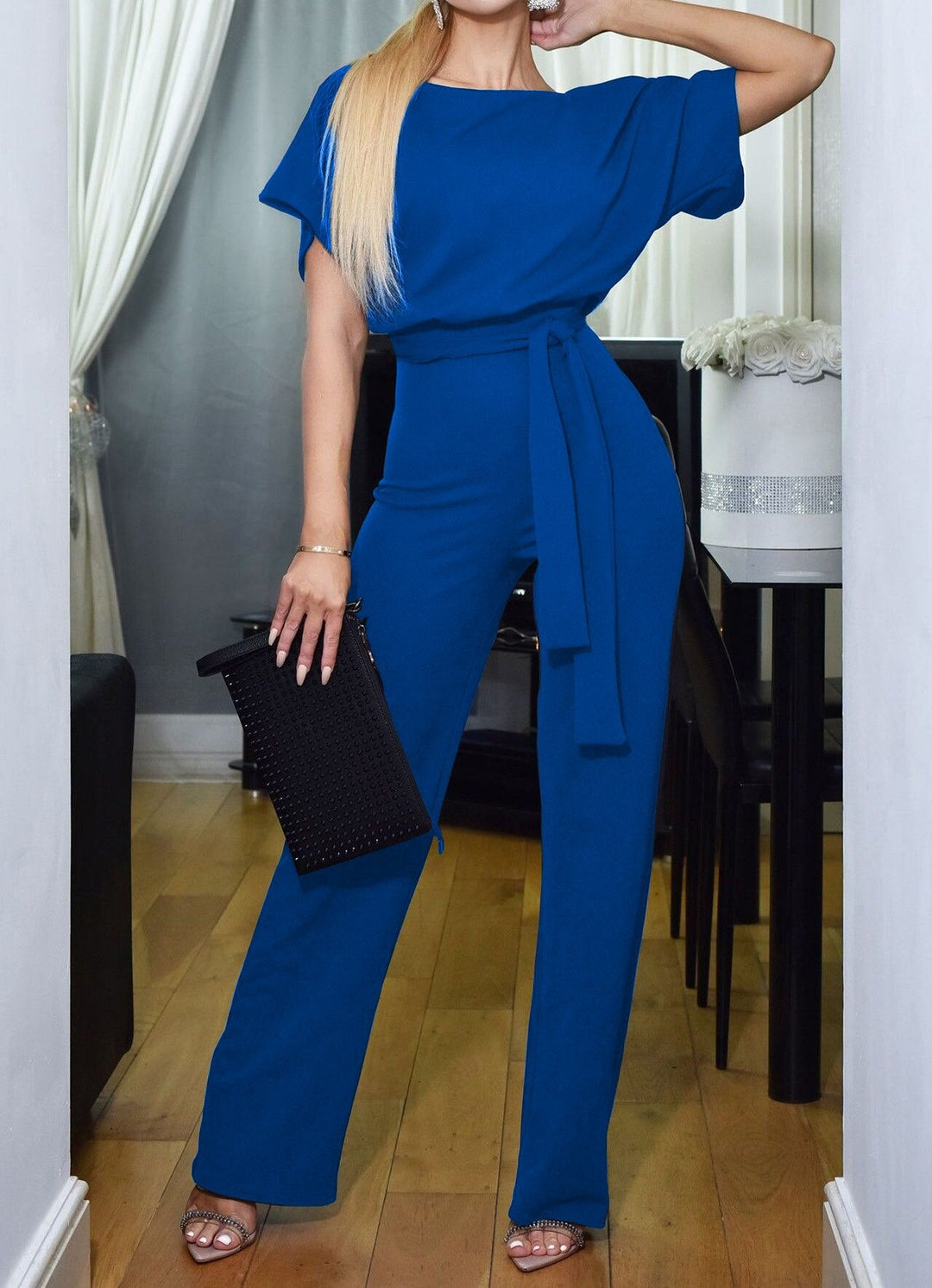 Veelzijdige elegante dames jumpsuit, geschikt voor zowel casual chic als formele gelegenheden.