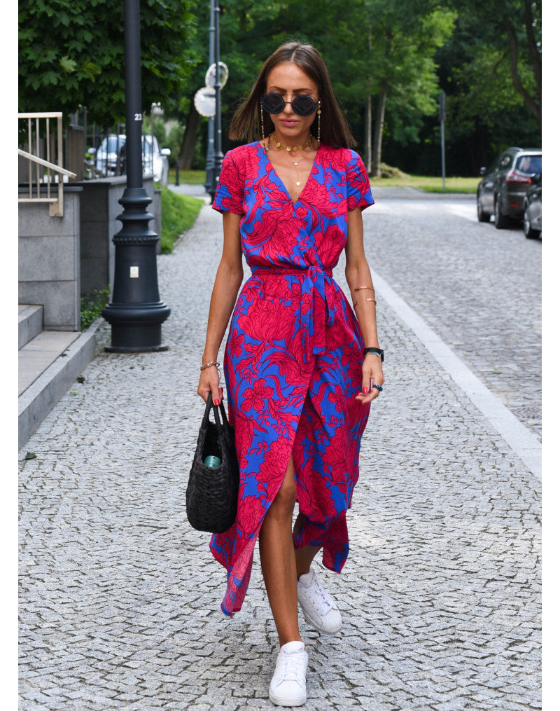 Comfortabele zomerse maxi jurk voor dames, ideaal als strandjurk of vakantiejurk met bloemenprint.