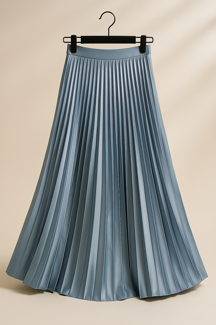 Moderne damesrok van satijn, plissé met hoge taille, perfect voor een stijlvolle zomerse of feestelijke look.