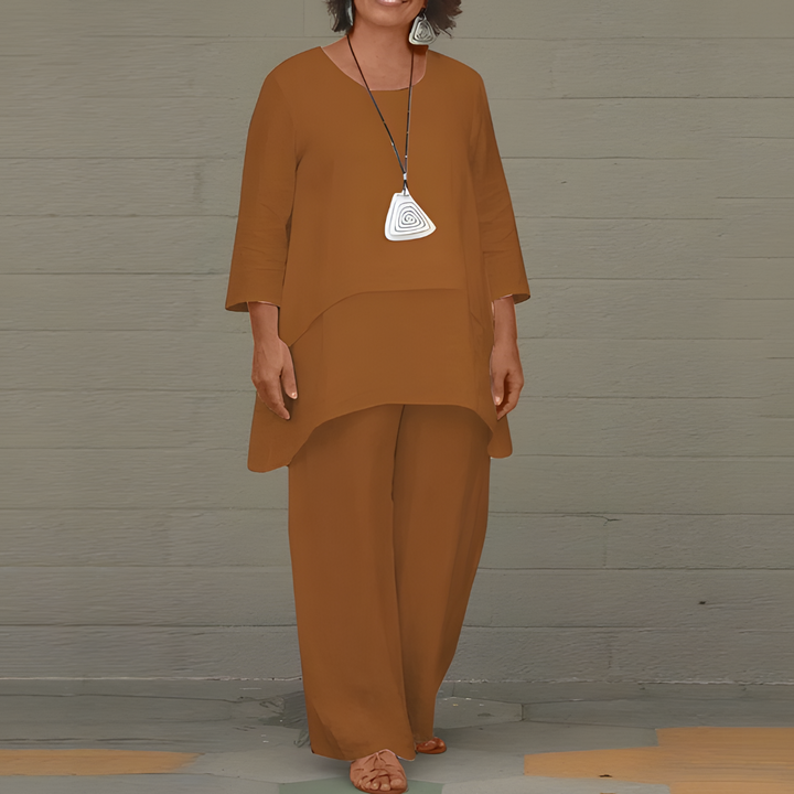 Elegante dames tweedelige set voor zomer: comfortabele top & broek, relaxte pasvorm, stijlvolle casual outfit.
