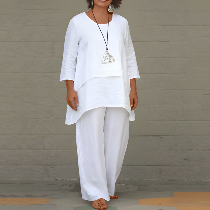 Modieuze dames tweedelige set: elegante top en broek voor een comfortabele, stijlvolle en relaxte zomeroutfit.