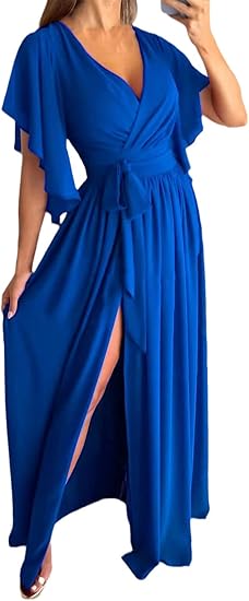Stijlvolle V-hals zomerjurk voor dames met chique bell mouwen. Perfect als strandjurk of voor een zomerfeest.