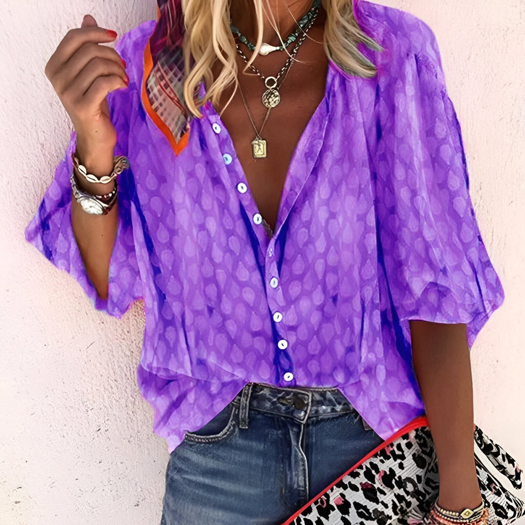 Comfortabele damesblouse met stijlvolle knoopsluiting en losse pasvorm. Ideaal voor dagelijkse mode.