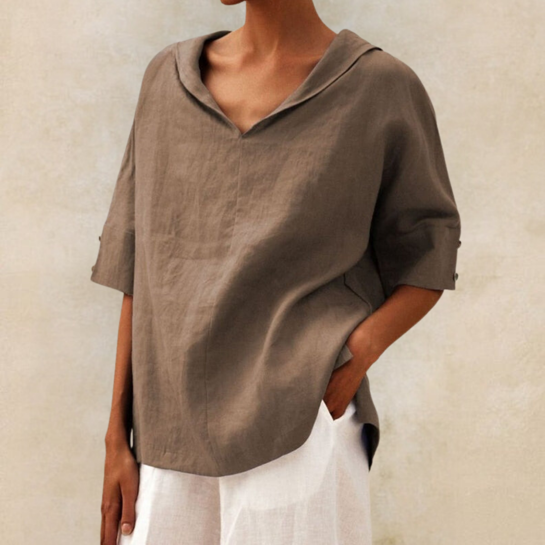 Luchtige damesblouse met korte mouwen en kraag, ideaal voor comfortabele en modieuze zomerstijlen.