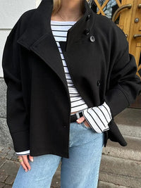 Comfortabele en elegante damesjas met opstaande kraag, een must-have voor elke garderobe.