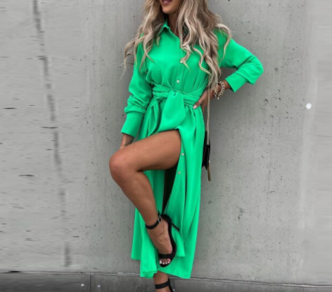 Trendy groene Ellen's Fashion jurk. Een stijlvolle en comfortabele damesjurk, perfect voor een elegante look.