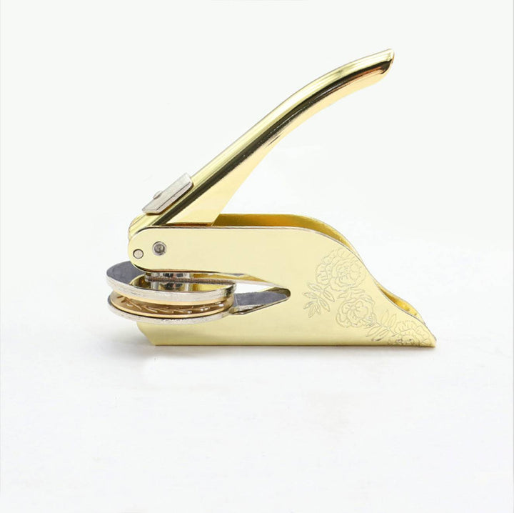 Doe-het-zelf embossing stempel voor maatwerk op stationery en papier decoratie, inktloos gemak.