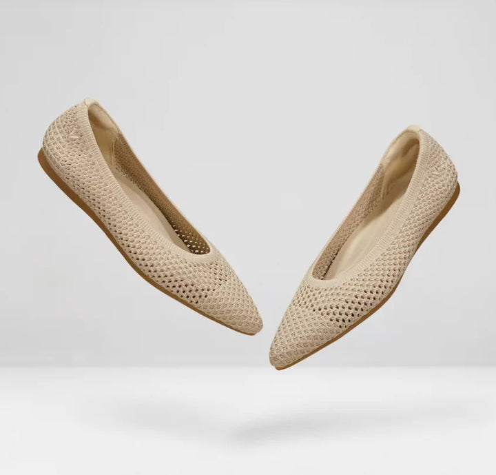 "Elegante en ademende ballerinaschoenen, zijaanzicht met mesh-ontwerp en slanke vorm voor dagelijks comfort in damesmode."
