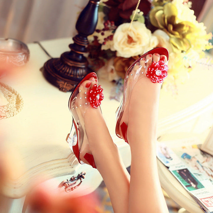 Rode glimmende peeptoes dames sleehakken Sofia. Feestelijke elegante sandalen voor zomeravonden.