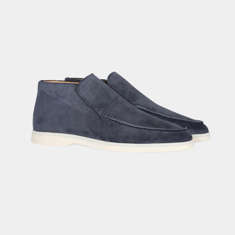 Leren heren loafers, zwart of bruin, met een elegante uitstraling. Comfortabele herenschoenen voor zakelijke outfits.