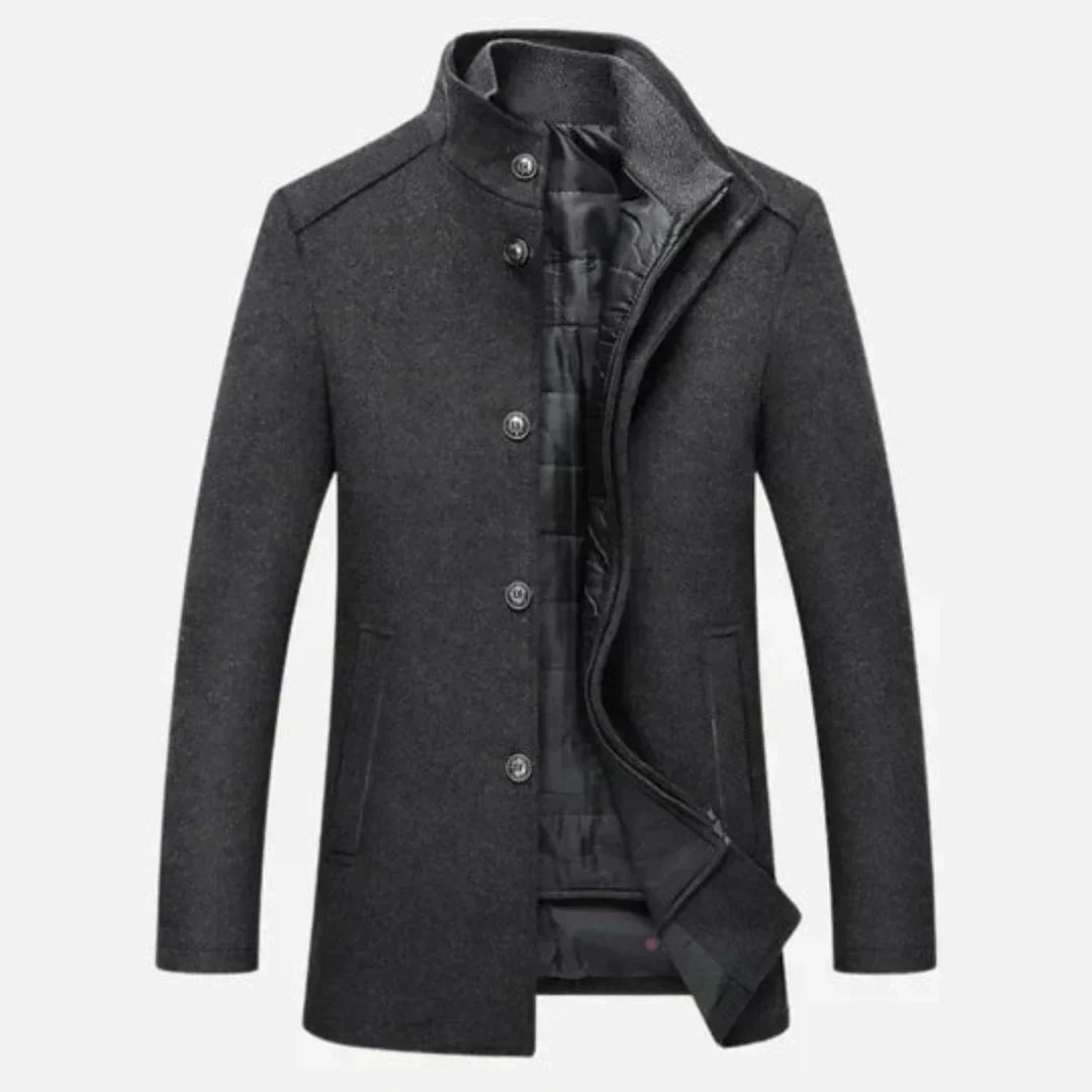 Lange heren overjas met opstaande kraag, een stijlvolle toevoeging aan elke garderobe.
