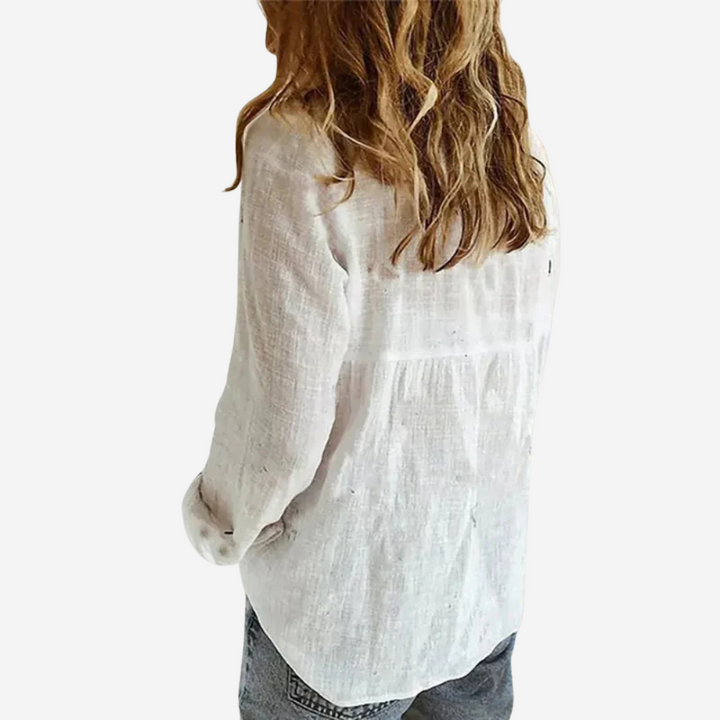 Chic en comfortabel: deze Hoymans damesblouse met reverskraag en lange mouwen is perfect voor lente en zomer.
