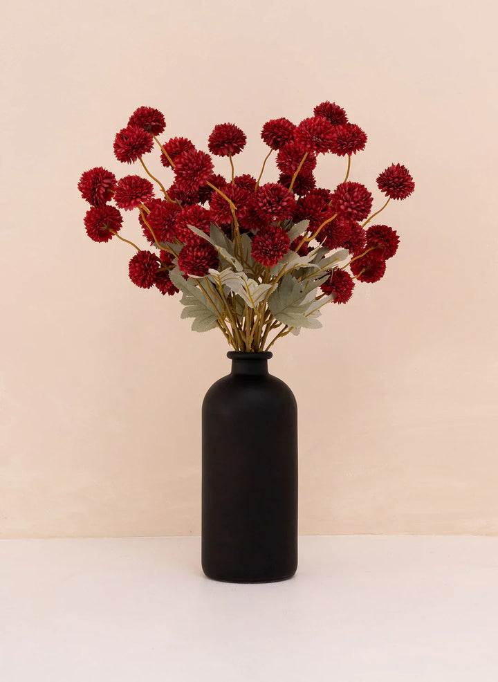 Set van elegante Kiku zijden kunstbloemen, perfect voor een onderhoudsvrij, verfijnd interieur.