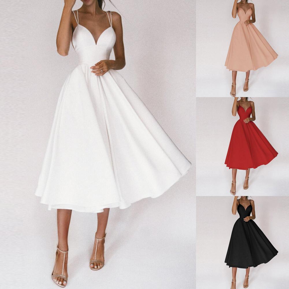 Elegante klassieke damesjurk, perfect voor speciale gelegenheden en formele evenementen.