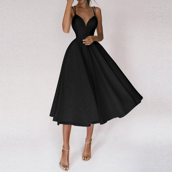 Elegante feestjurk, perfect voor diners en gala's, straalt tijdloze klasse uit.