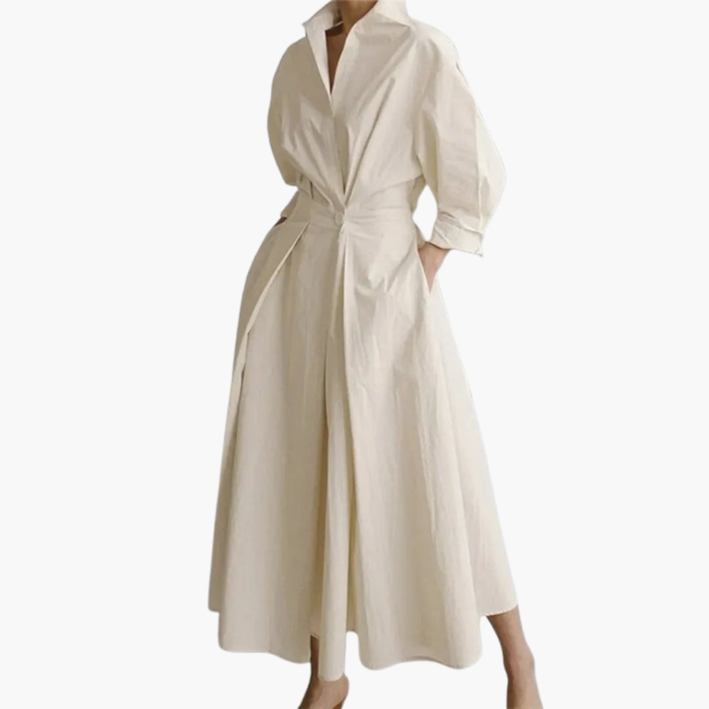 Elegante lange dames shirtjurk met tailleaccent en knopen, ideaal voor een stijlvolle zomerlook.