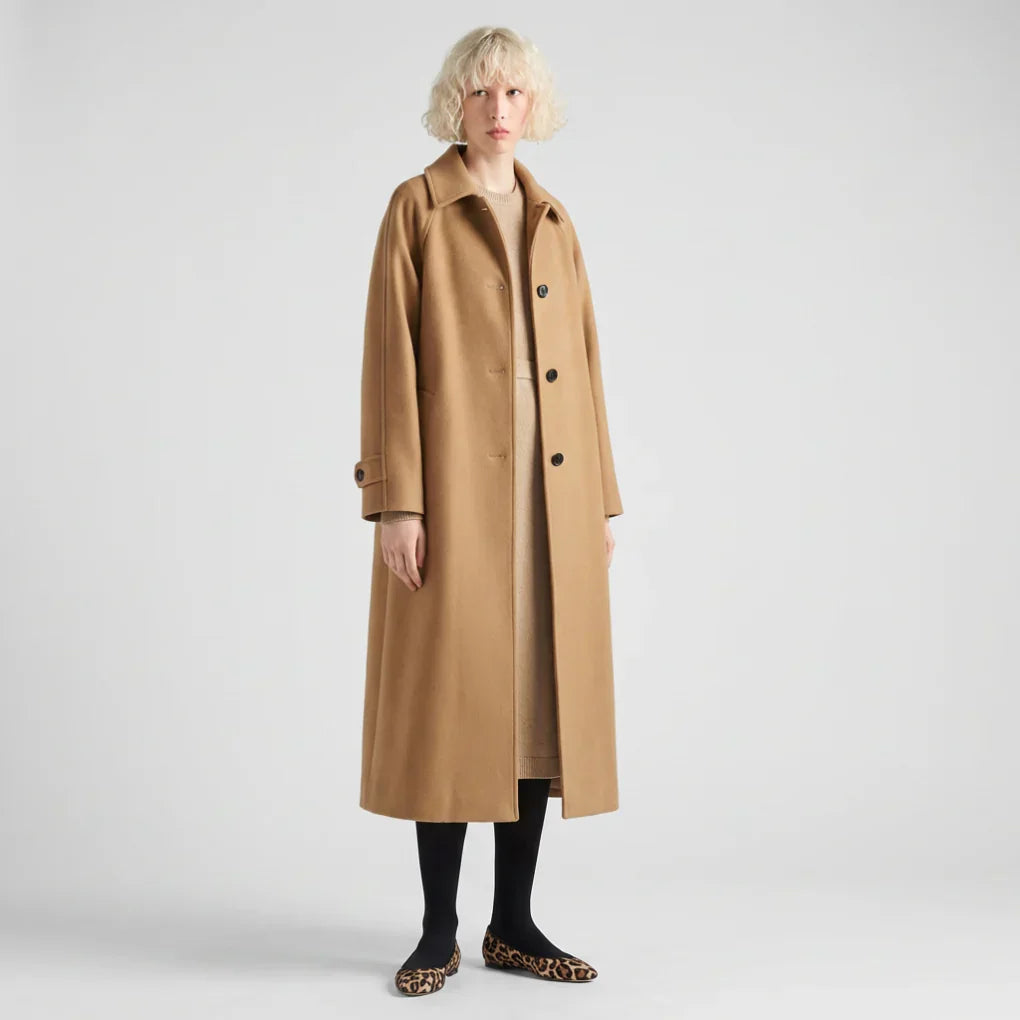 Elegante lange khaki damesjas van polyester mix. Stijlvolle en tijdloze bovenkleding, ideaal voor elk seizoen.