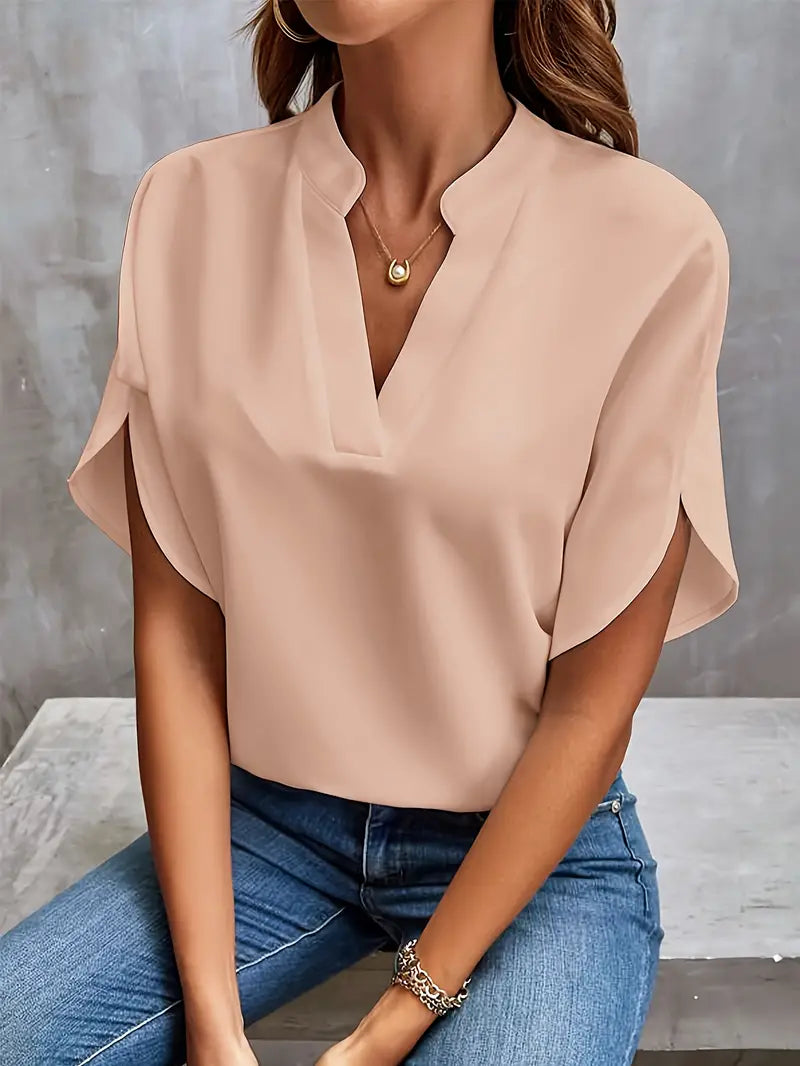 Elegante lichtgewicht damesblouse met verfijnde afwerking, ideaal voor elke gelegenheid.