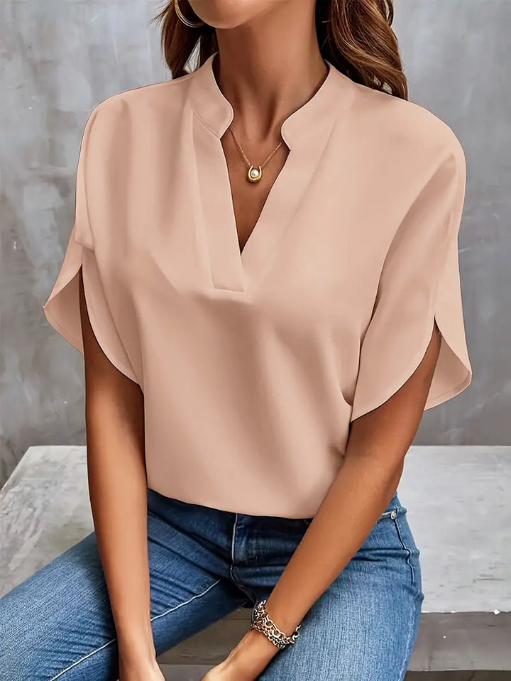 Elegante lichtgewicht damesblouse met verfijnde afwerking, ideaal voor elke gelegenheid.