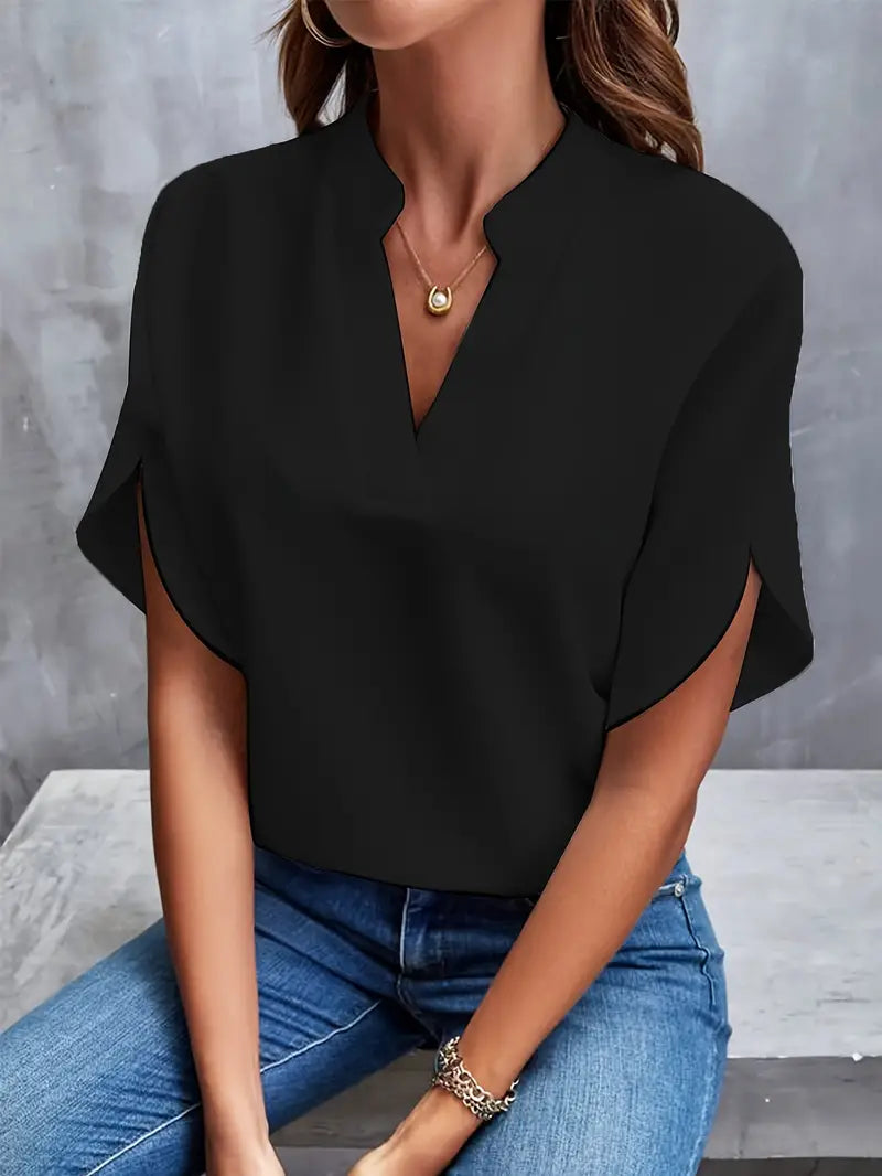 Elegante lichtgewicht damesblouse met verfijnde afwerking, ideaal voor elke gelegenheid.