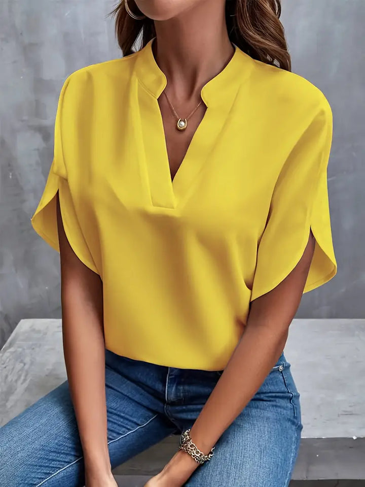 Elegante lichtgewicht damesblouse met verfijnde afwerking, ideaal voor elke gelegenheid.