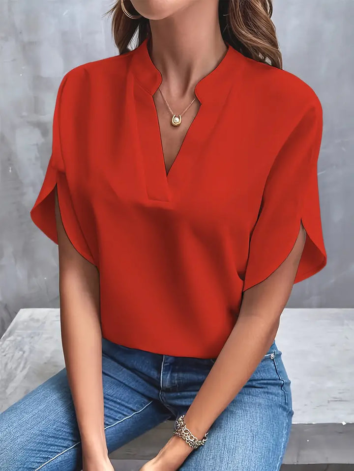 Elegante lichtgewicht damesblouse met verfijnde afwerking, ideaal voor elke gelegenheid.