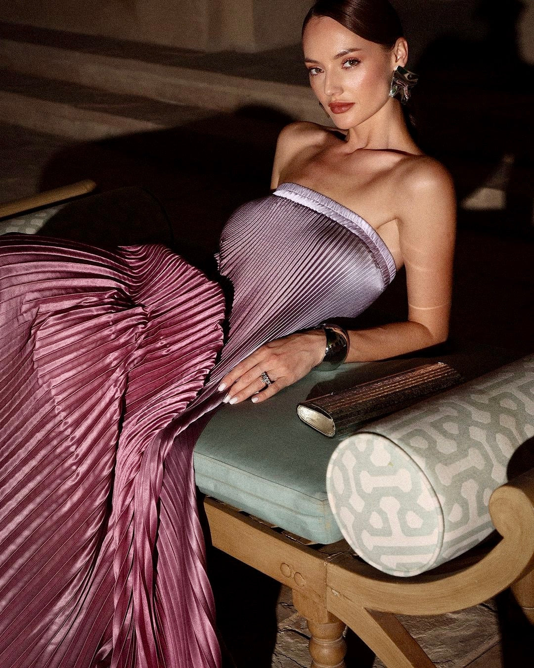 Verfijnde lila ombré strapless maxi jurk voor dames, een chique keuze als avondjurk of galajurk.
