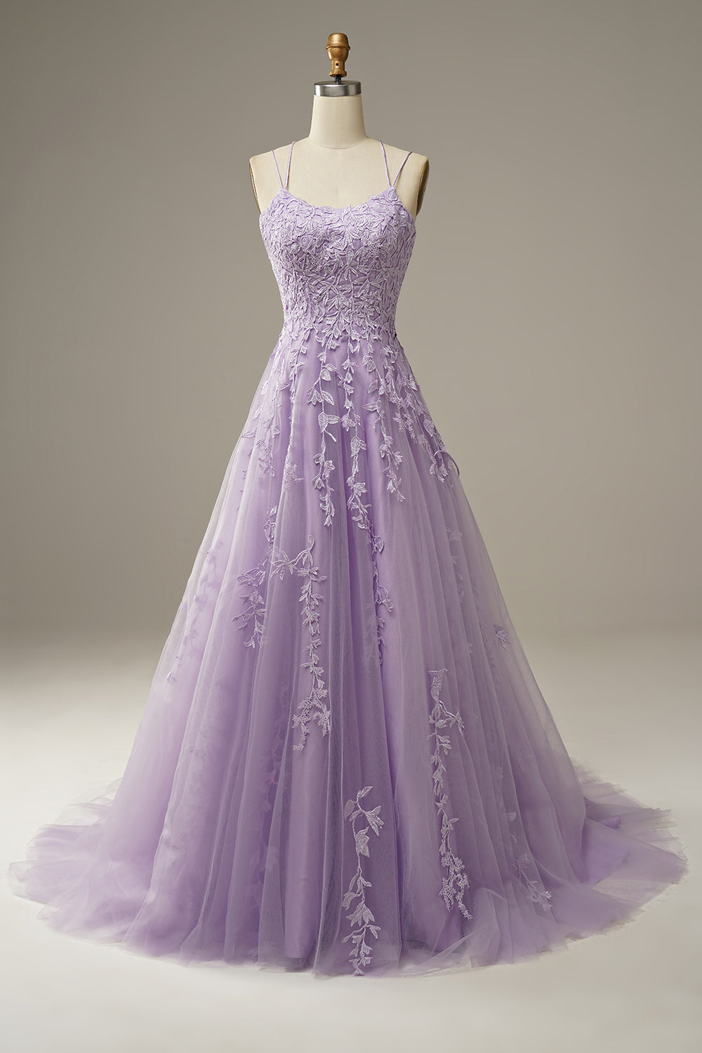 Elegante lila tule galajurk voor dames met subtiele applicaties. Perfecte avondjurk.