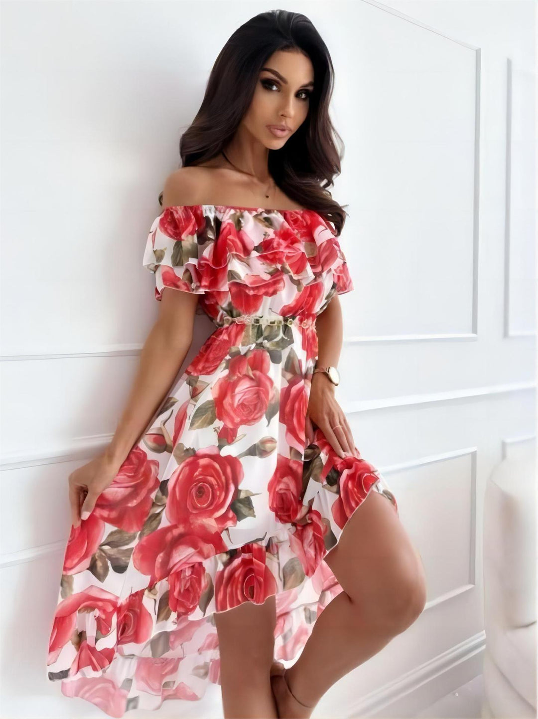 Trendy dames Lina off-shoulder mini-jurk met getailleerde pasvorm en vrouwelijke ruches voor de zomer.